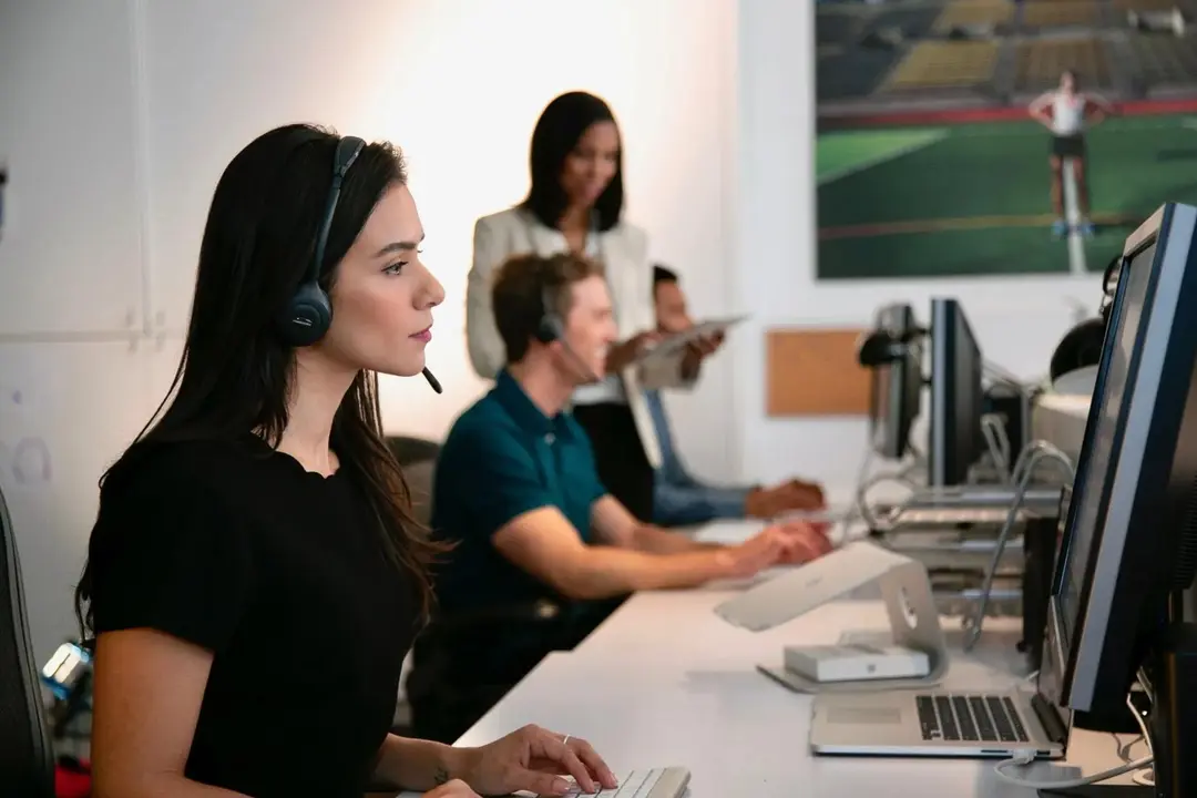 Agent handling inbound and outbound calls